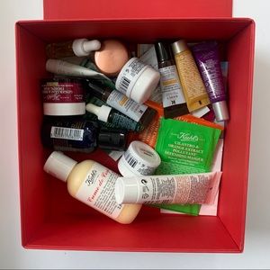 ❌SOLD❌ Kiehls 27 Piece Skincare Sample Set
